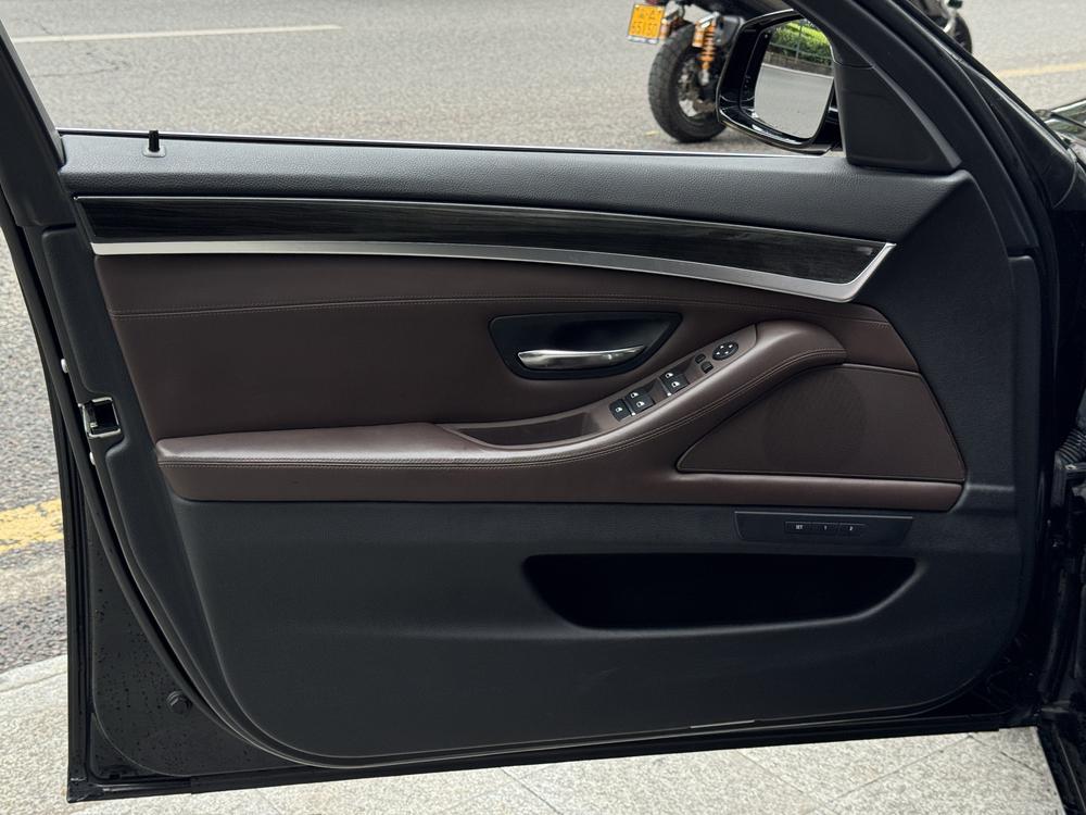 BMW BMW 5-Series