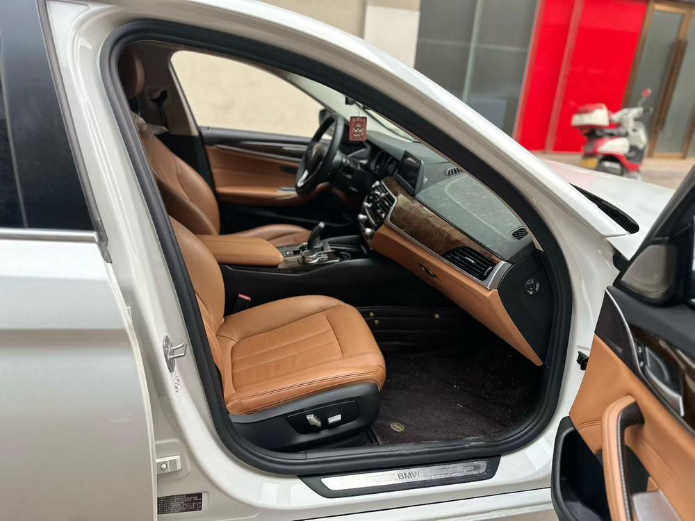 BMW BMW 5-Series