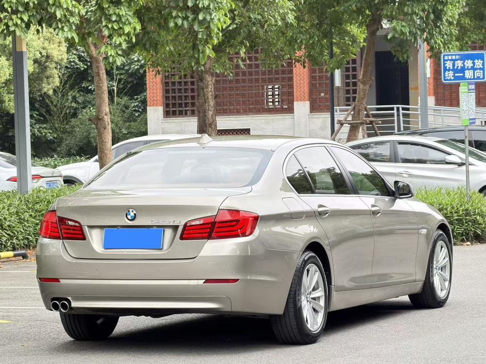 BMW BMW 5-Series