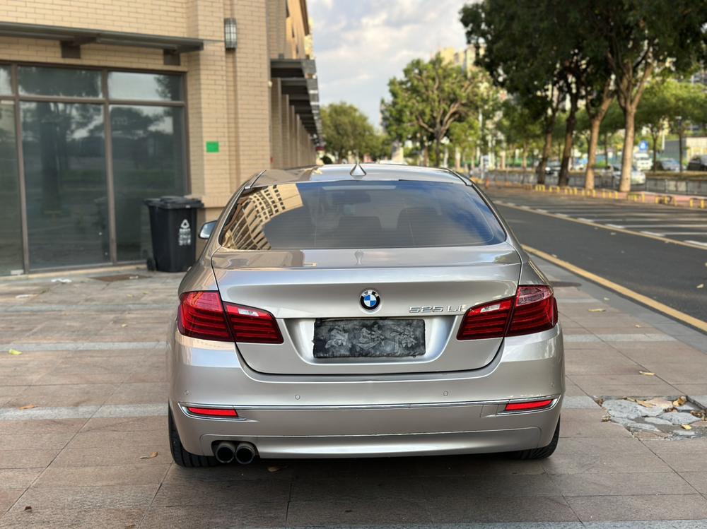 BMW BMW 5-Series