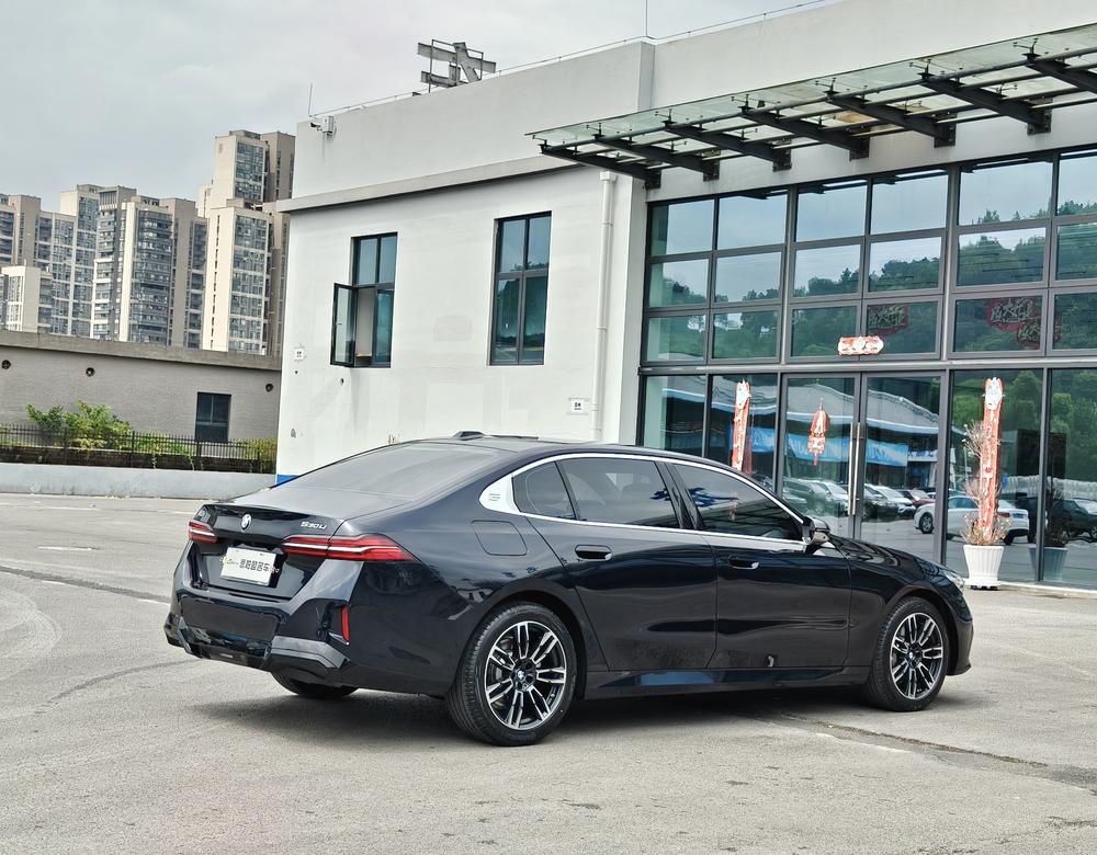 BMW BMW 5-Series