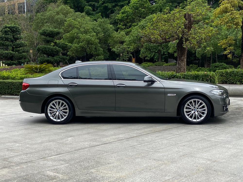 BMW BMW 5-Series