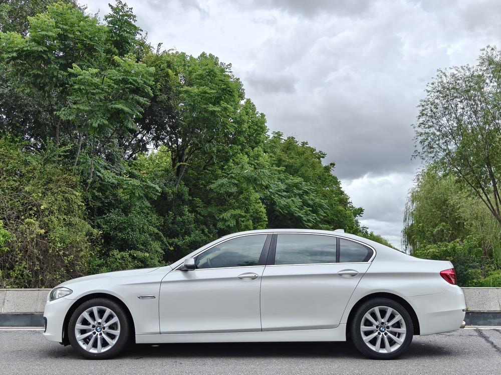BMW BMW 5-Series