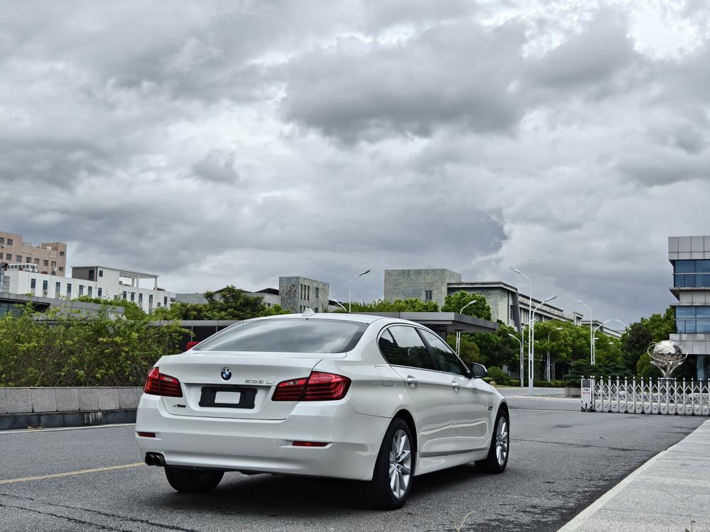 BMW BMW 5-Series