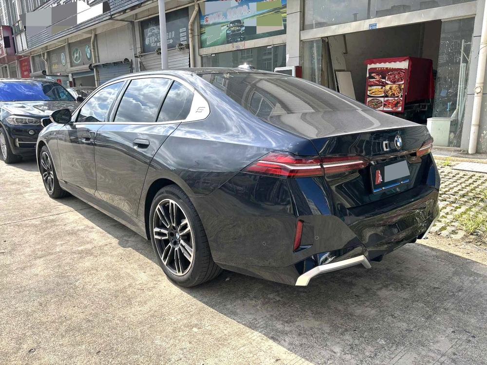 BMW BMW 5-Series