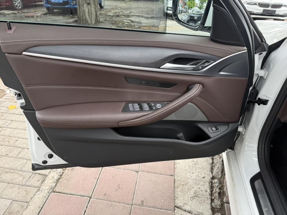 BMW BMW 5-Series