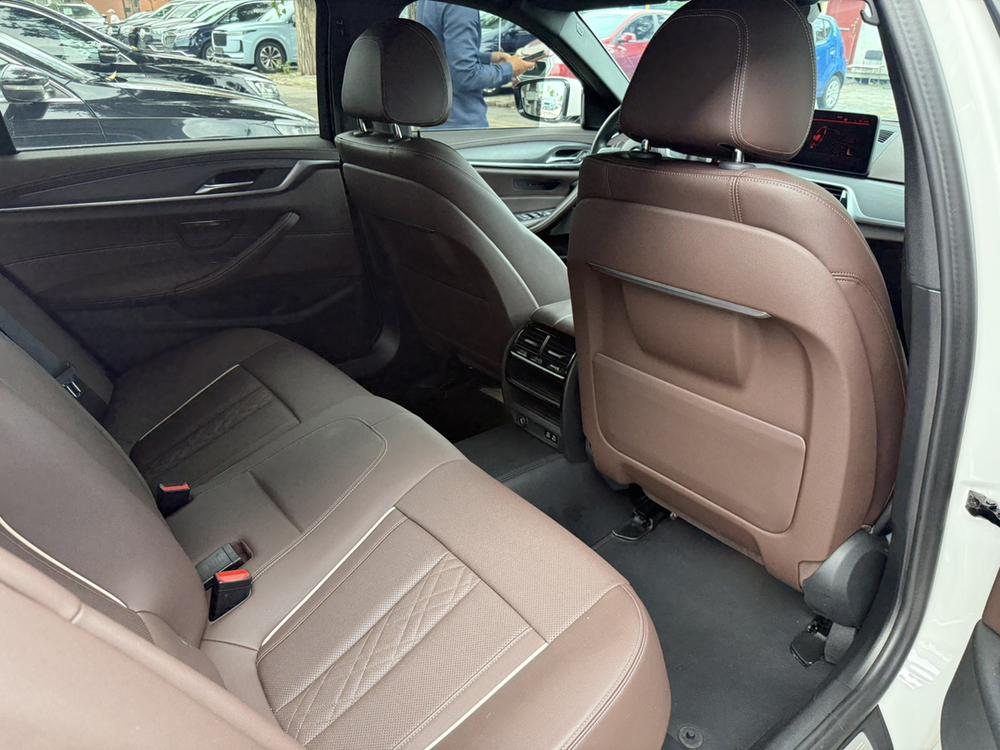 BMW BMW 5-Series