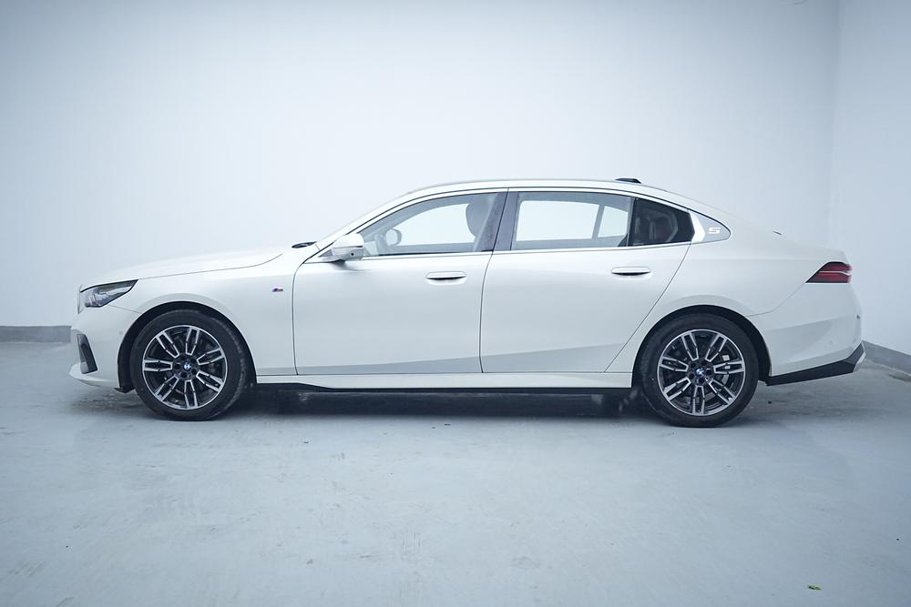 BMW BMW 5-Series