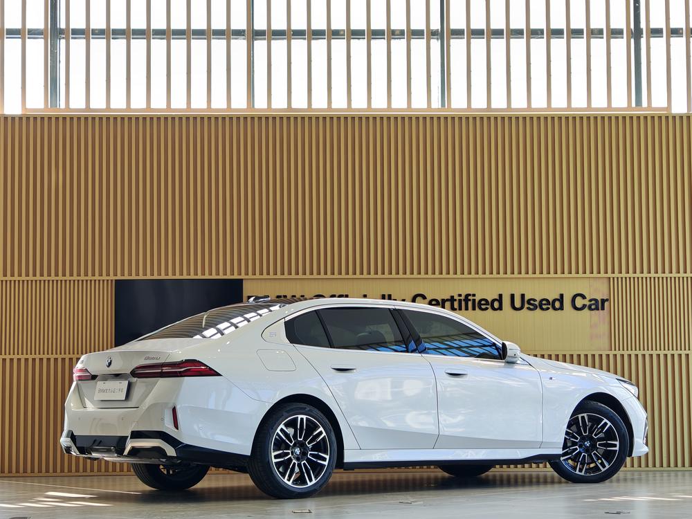BMW BMW 5-Series