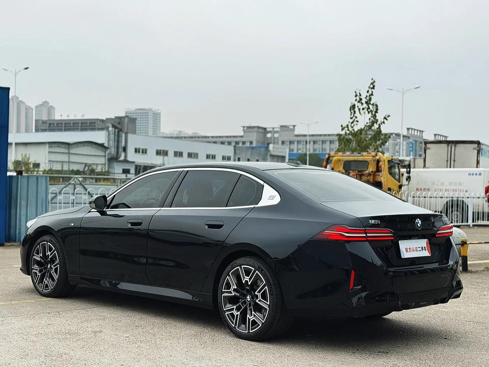 BMW BMW 5-Series