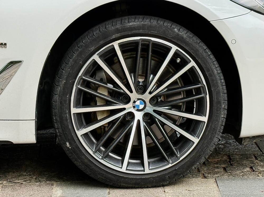 BMW BMW 5-Series