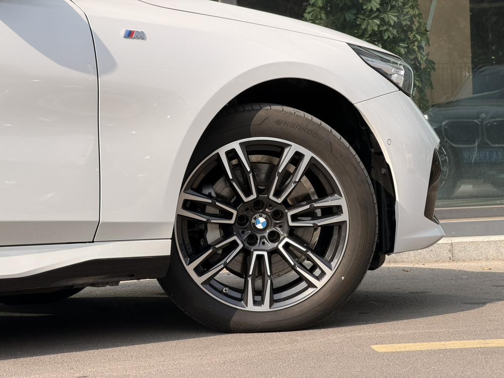 BMW BMW 5-Series