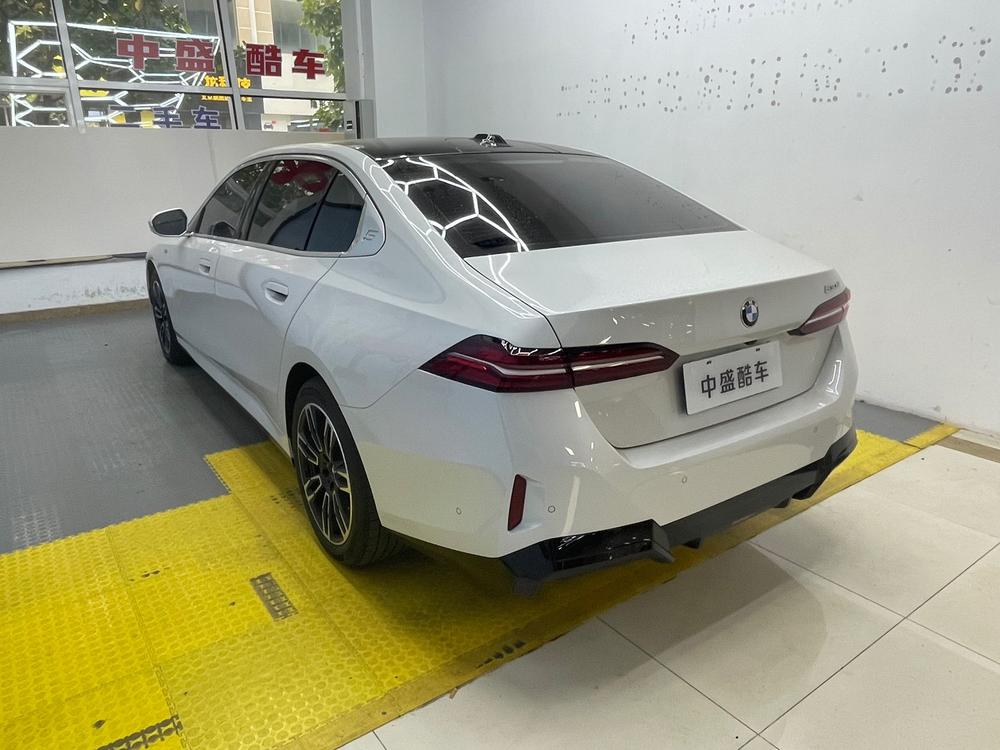 BMW BMW 5-Series