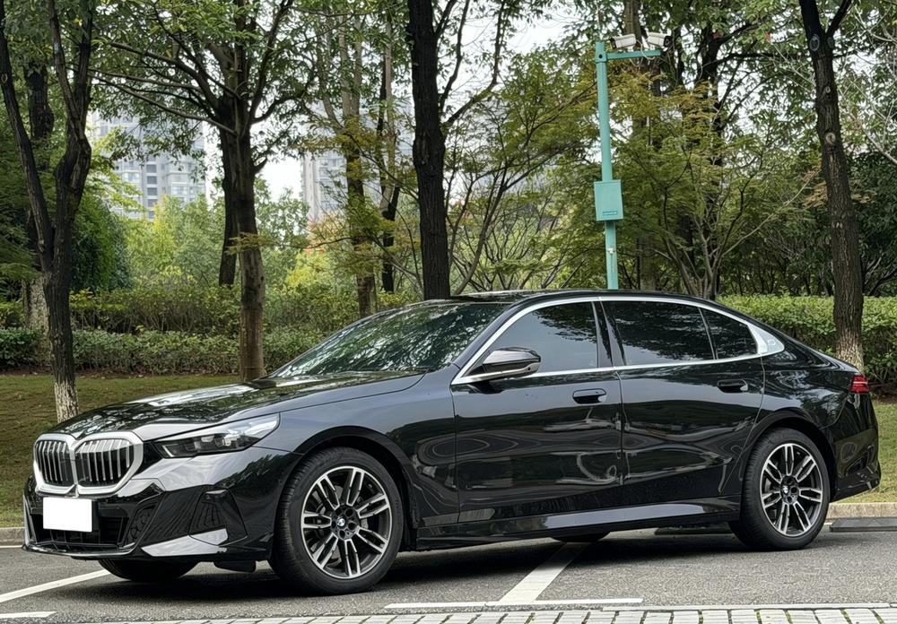BMW BMW 5-Series