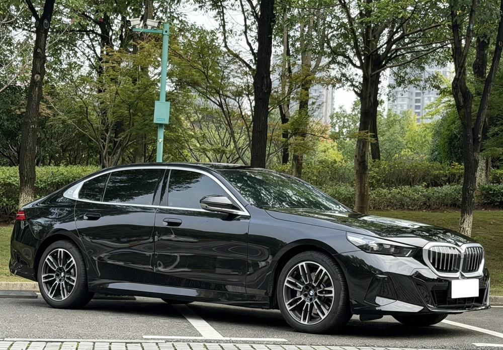 BMW BMW 5-Series