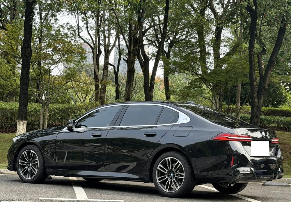 BMW BMW 5-Series