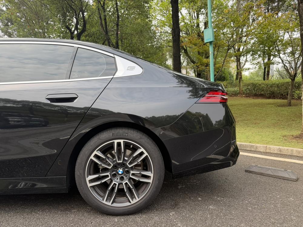 BMW BMW 5-Series