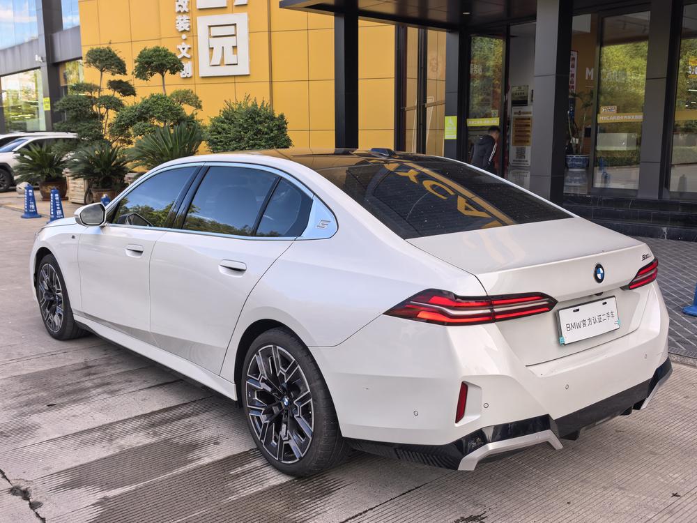 BMW BMW 5-Series