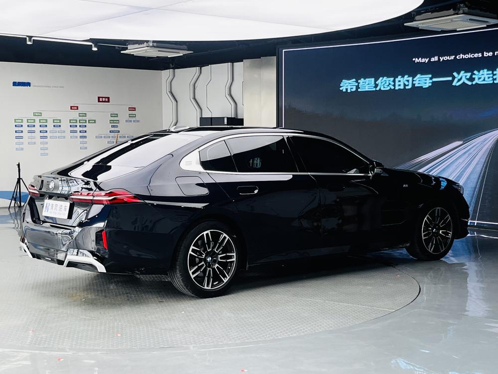 BMW BMW 5-Series