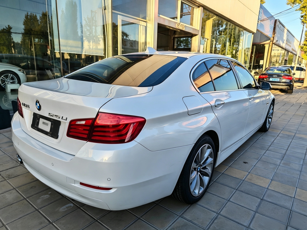 BMW BMW 5-Series