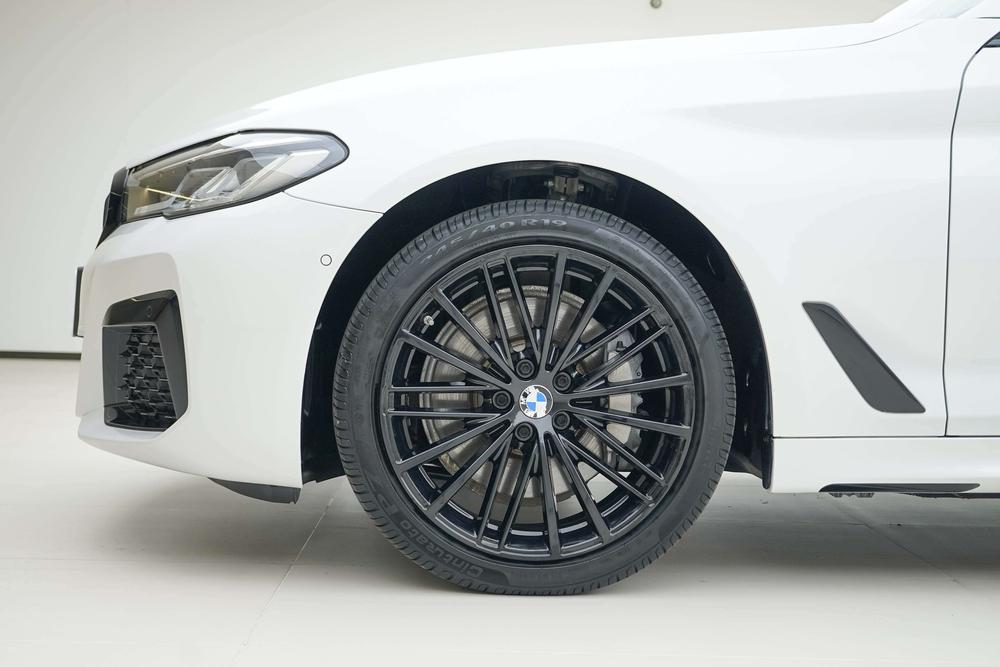 BMW BMW 5-Series