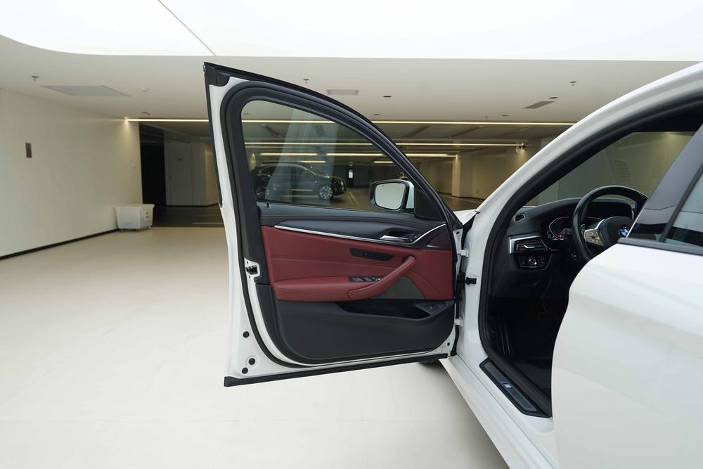 BMW BMW 5-Series
