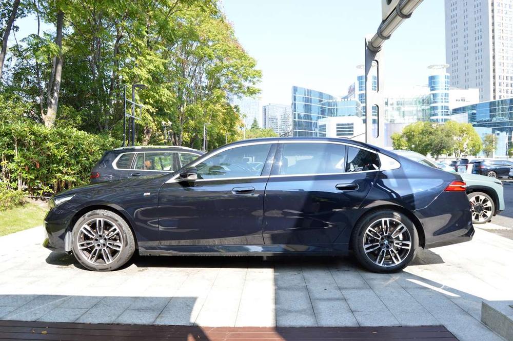 BMW BMW 5-Series
