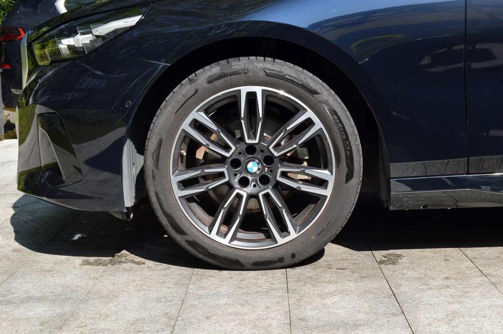 BMW BMW 5-Series