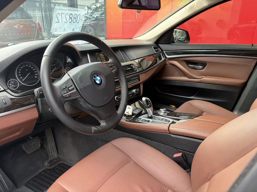 BMW BMW 5-Series