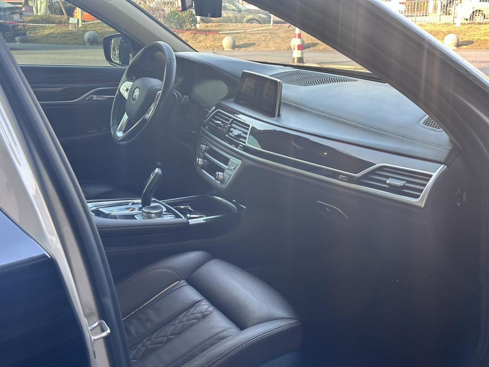BMW BMW 7-Series