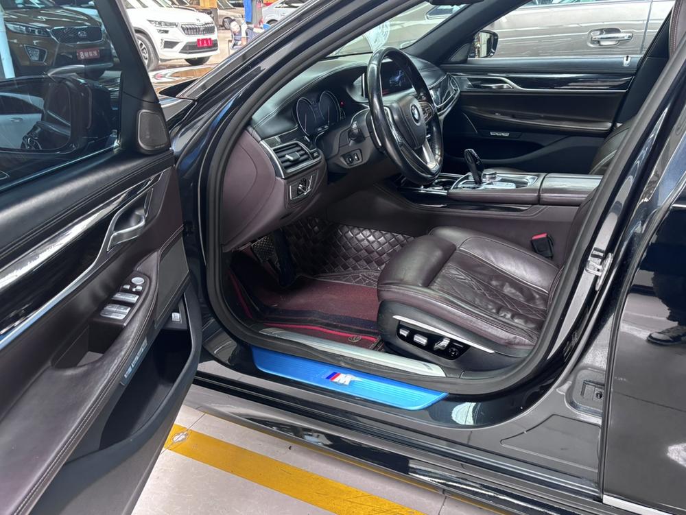 BMW BMW 7-Series