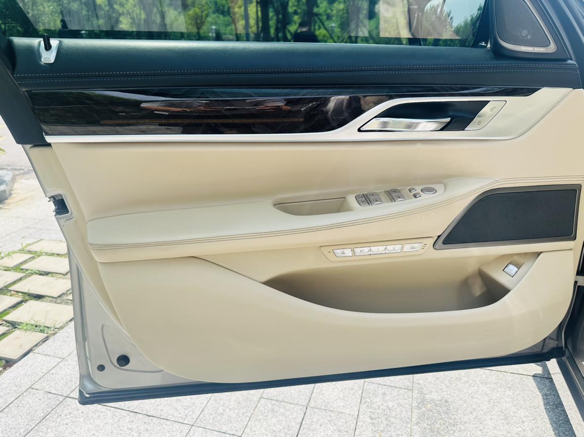 BMW BMW 7-Series