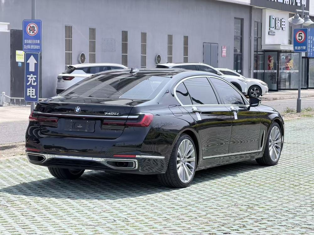 BMW BMW 7-Series