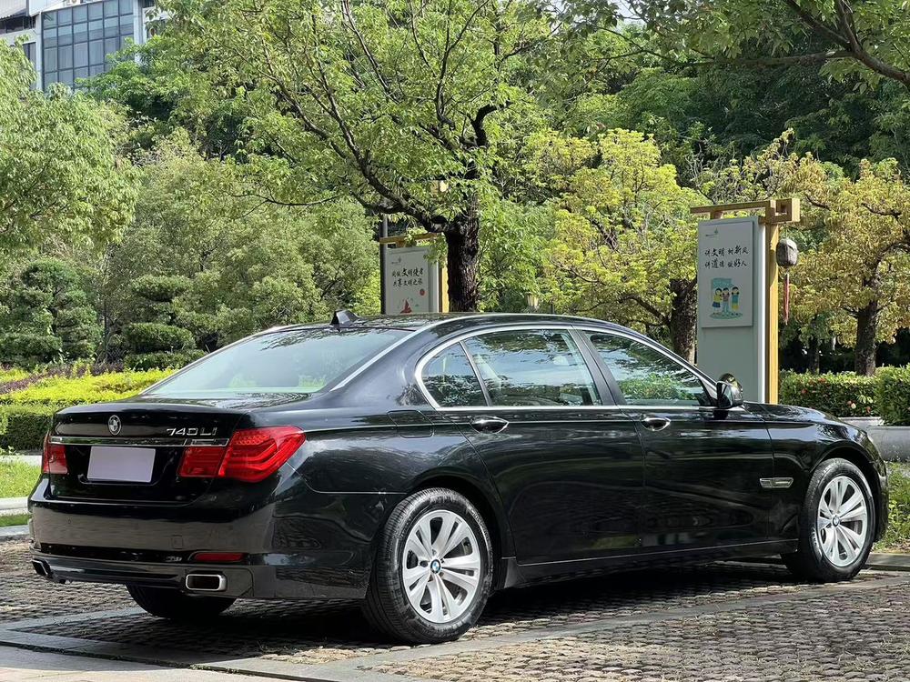 BMW BMW 7-Series