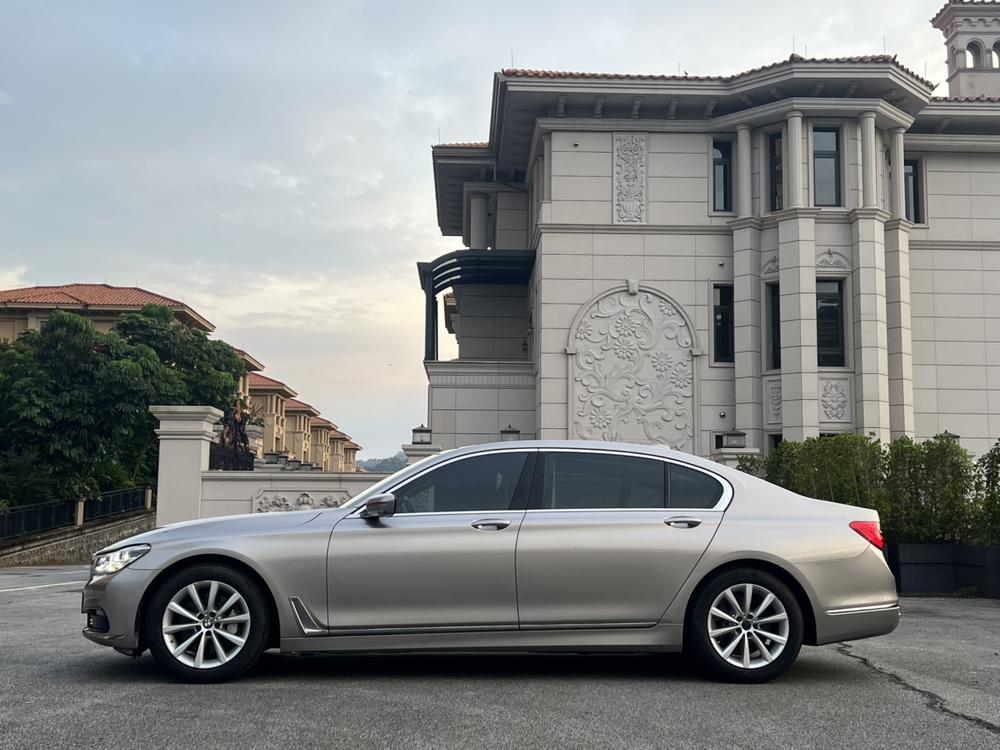 BMW BMW 7-Series