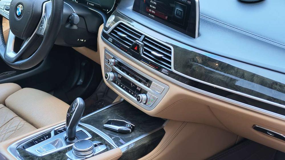 BMW BMW 7-Series