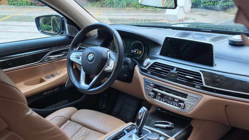 BMW BMW 7-Series