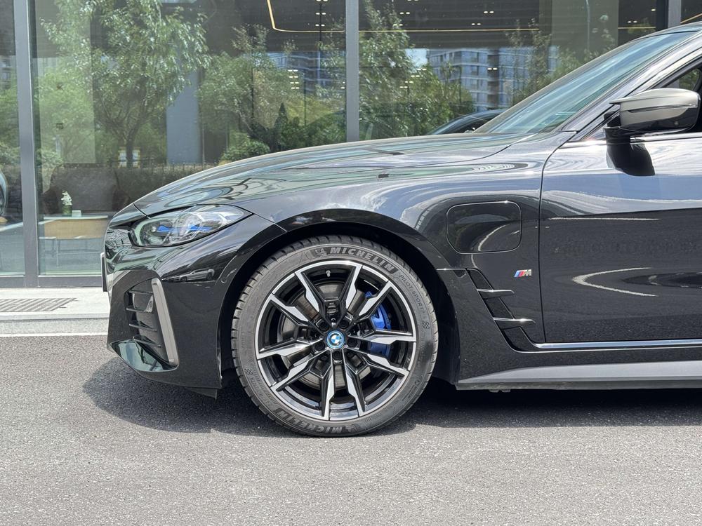 BMW BMW i4
