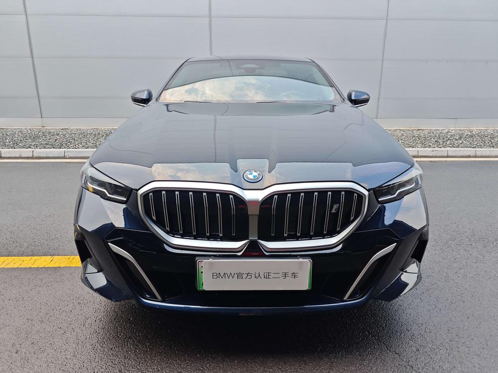 BMW BMW i5