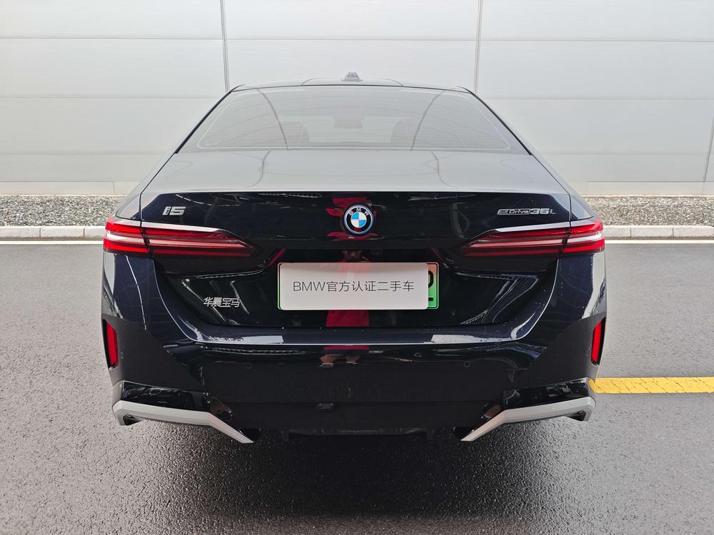 BMW BMW i5