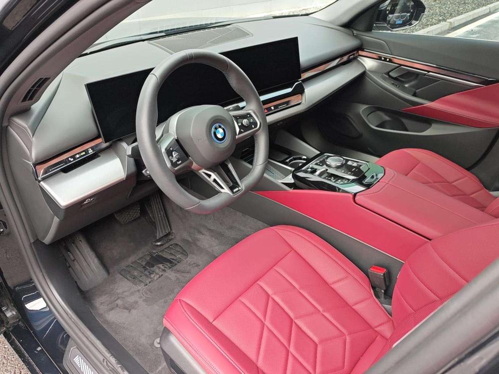 BMW BMW i5