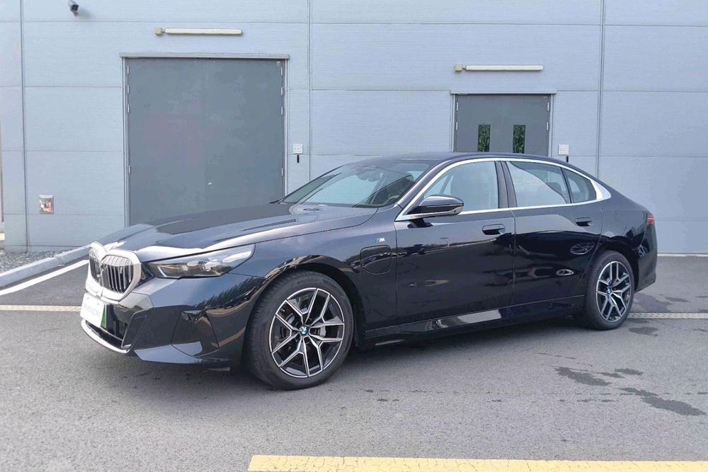 BMW BMW i5