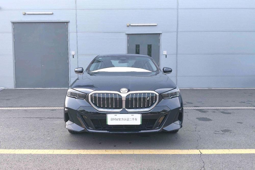BMW BMW i5