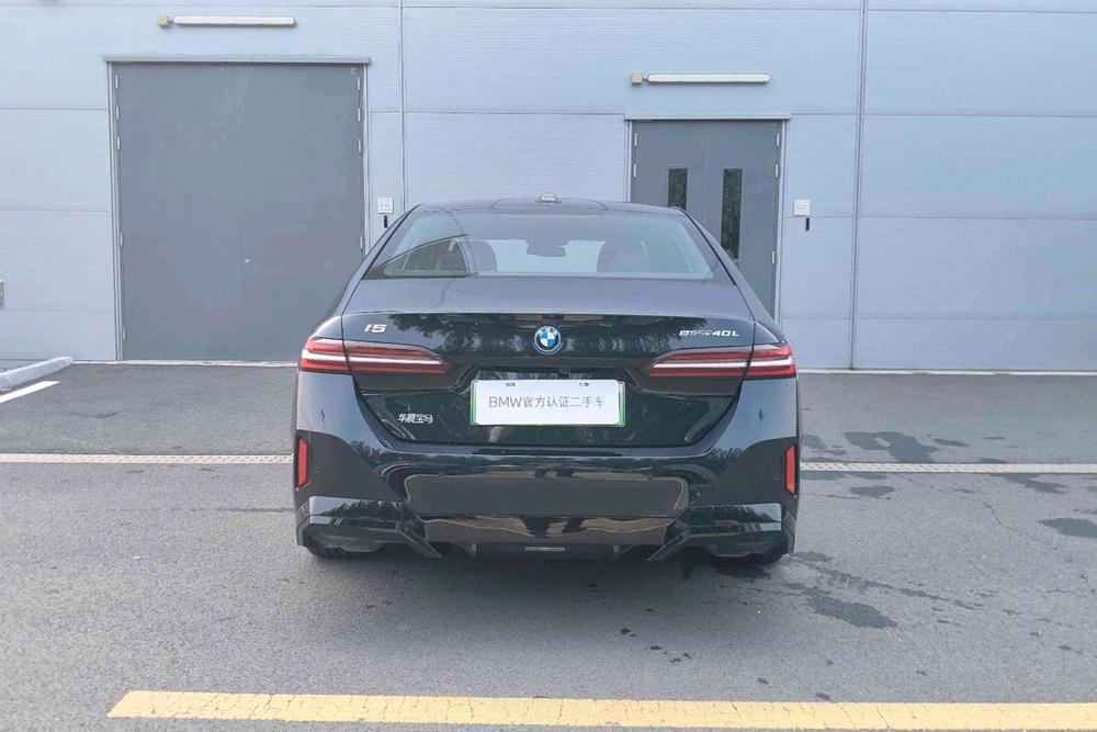 BMW BMW i5