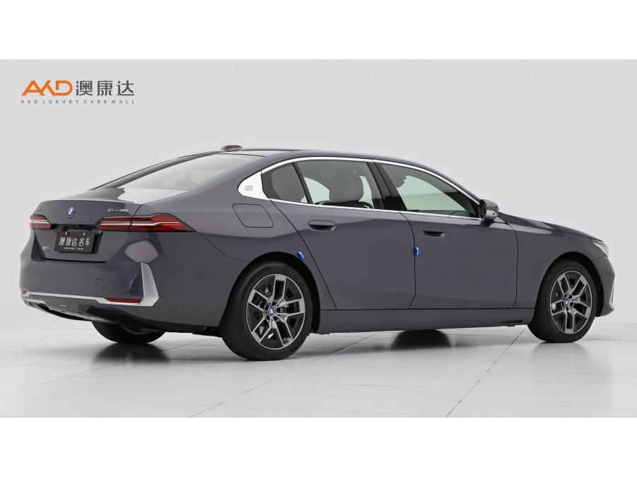 BMW BMW i5