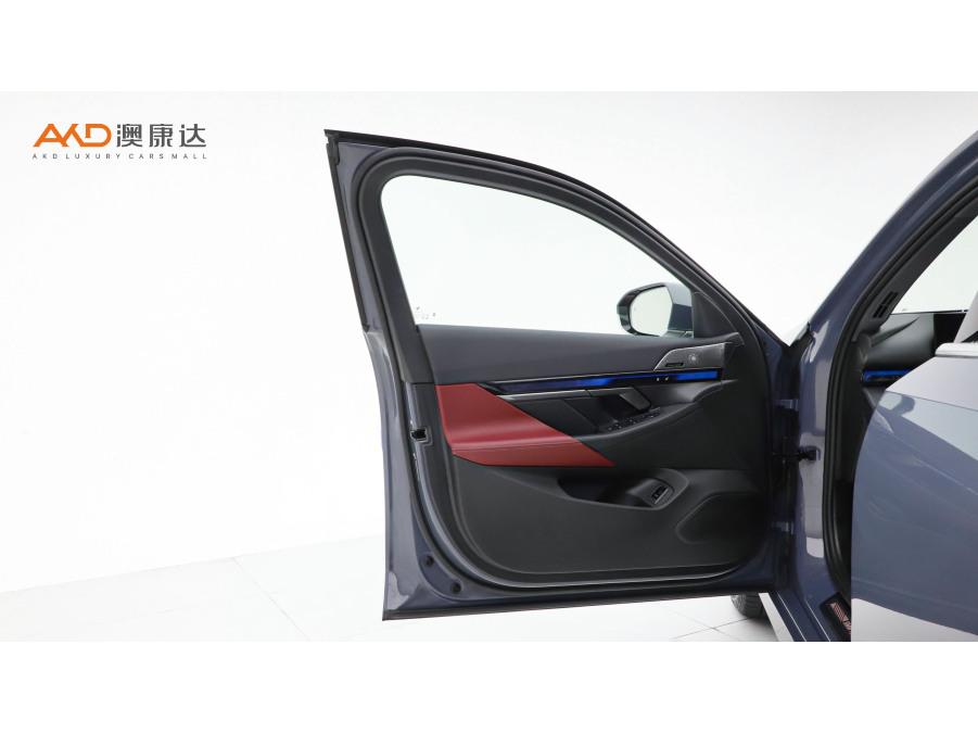 BMW BMW i5