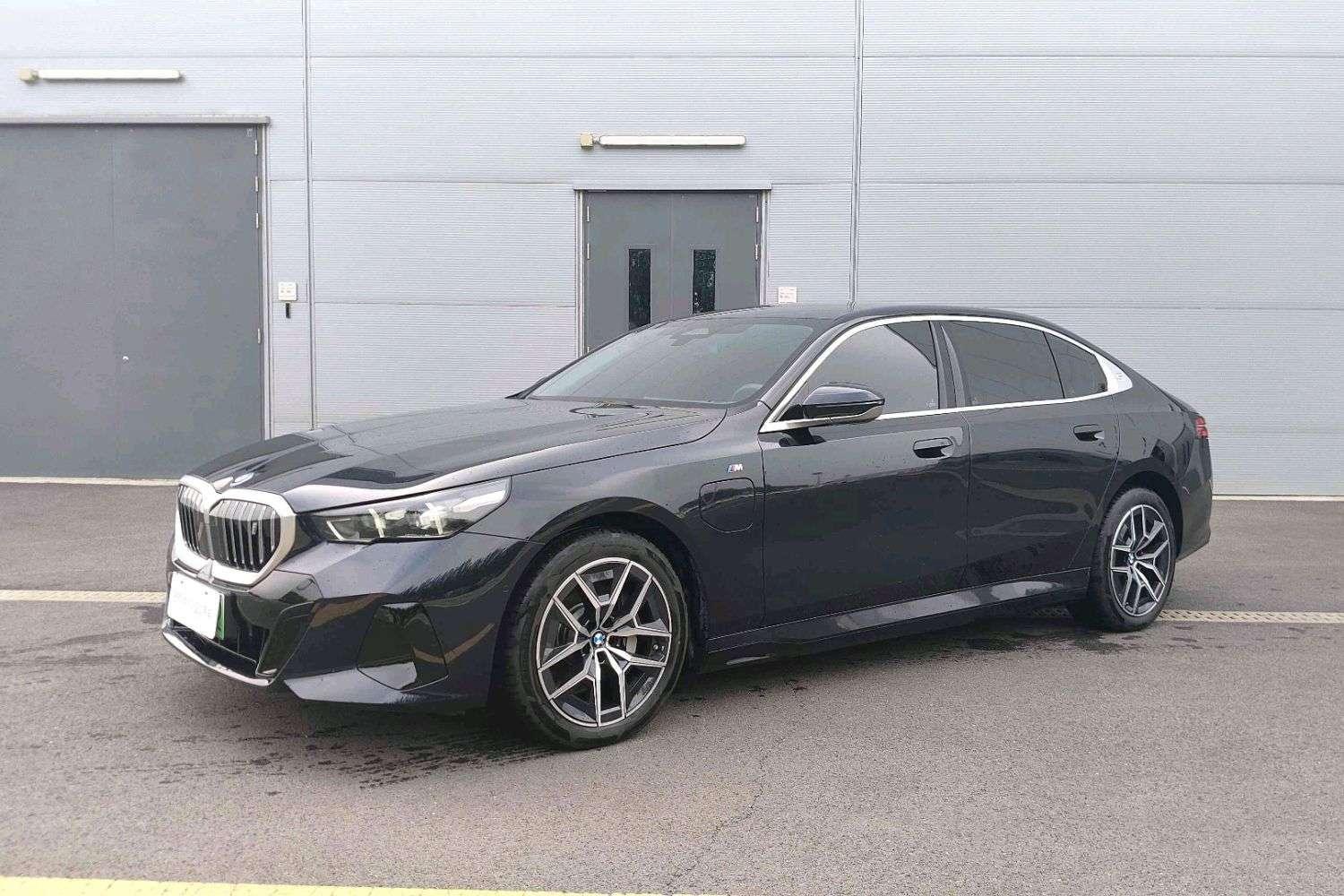 BMW BMW i5