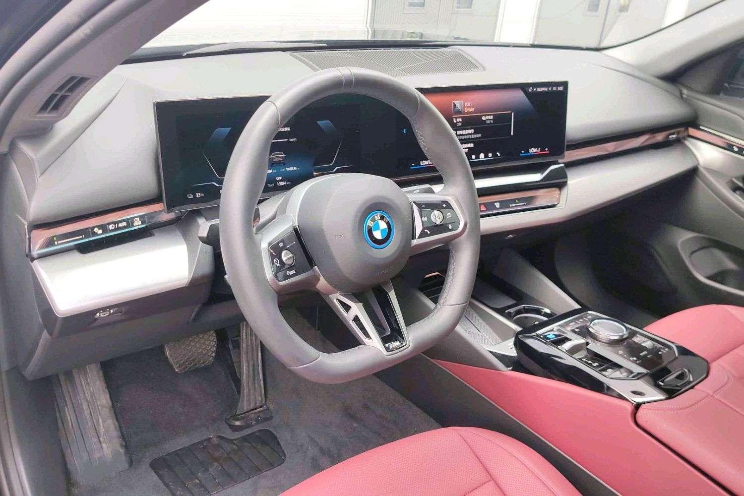 BMW BMW i5