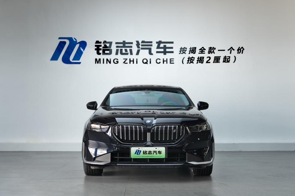 BMW BMW i5