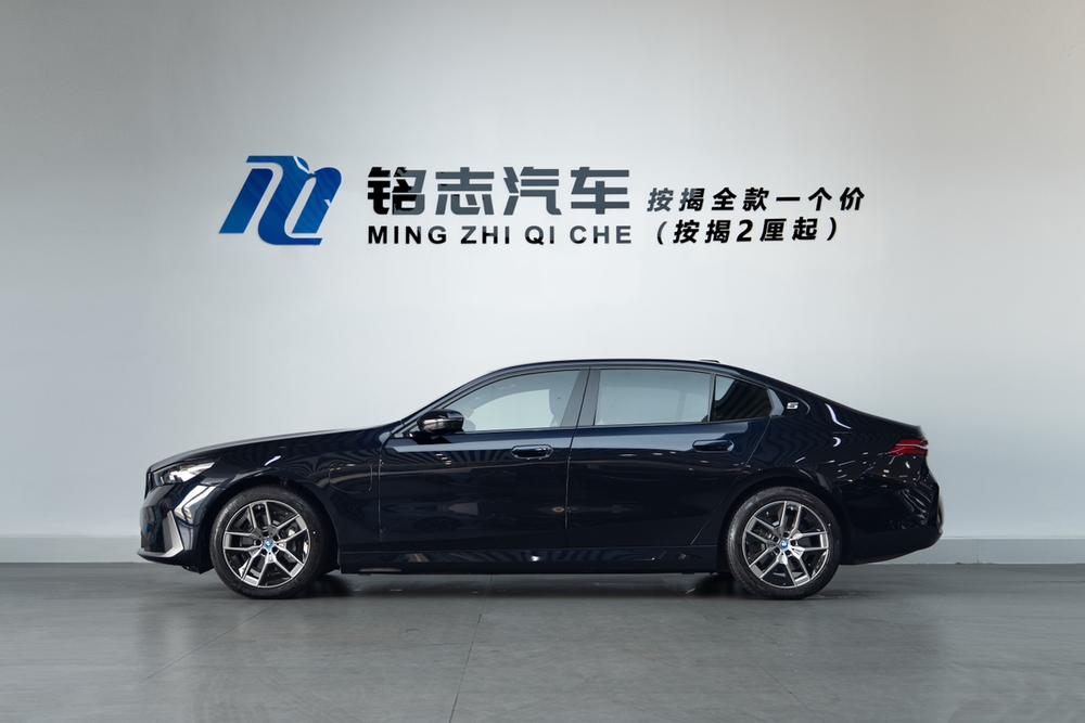BMW BMW i5